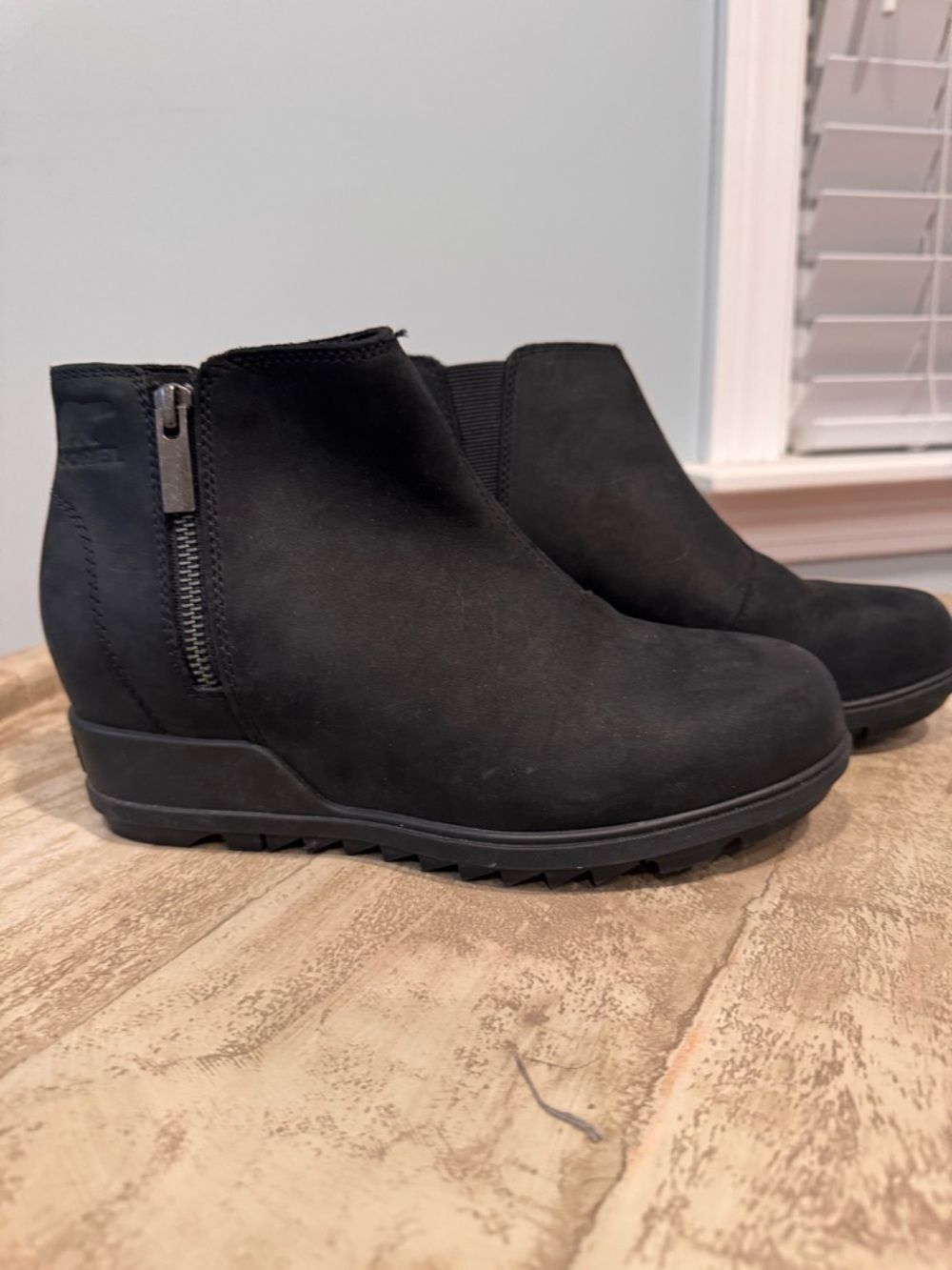 Sorel Evie Zip Up Suede Wedge Boot Size 8
